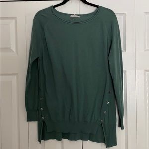 Green crew neck sweater with side button detail